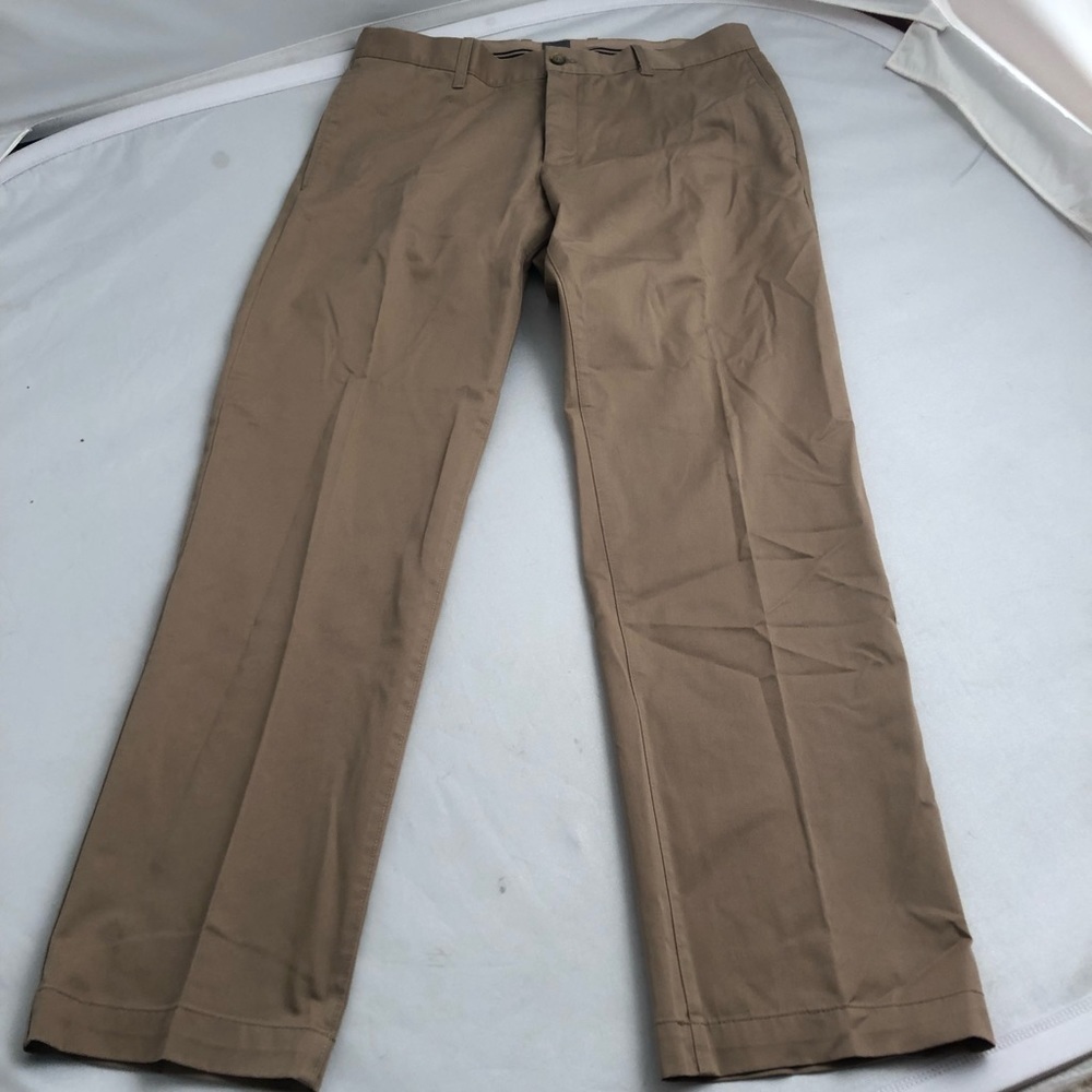 Gap classic tan khaki pants